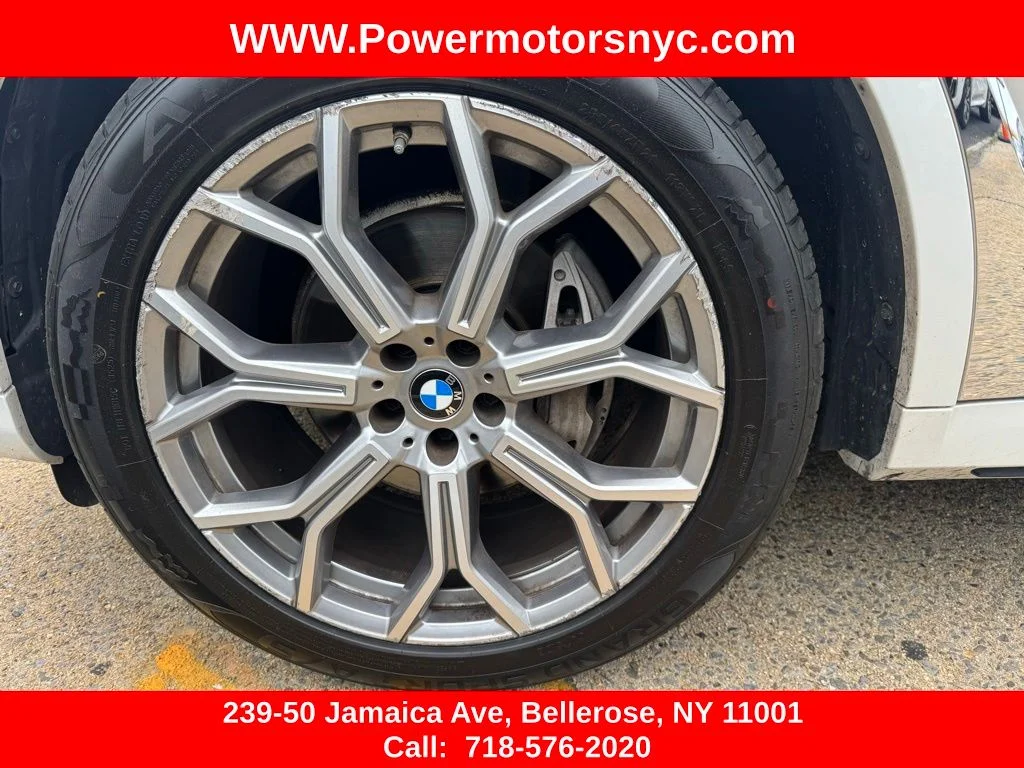 Used 2022 White BMW xDrive40i image 16