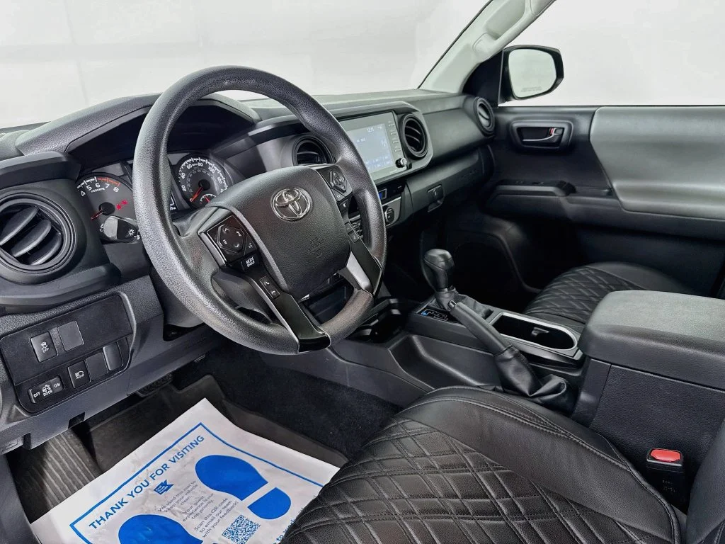 Used 2022 Midnight Black Metallic Toyota SR image 10