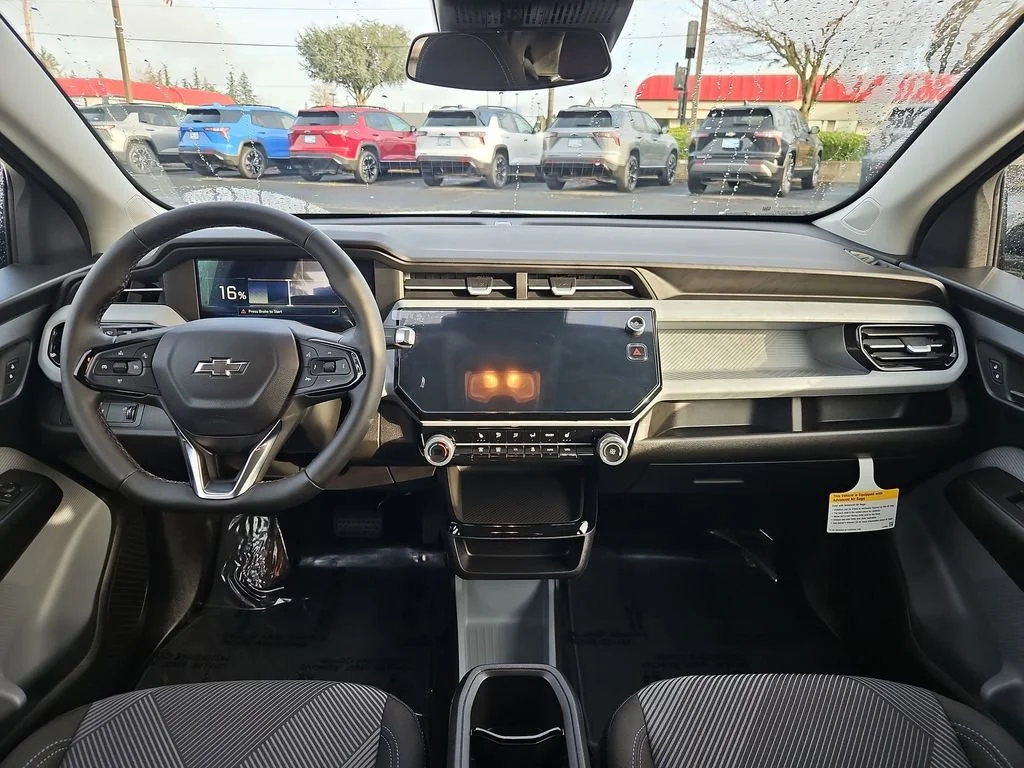 New 2027 Summit White Chevrolet LT image 22