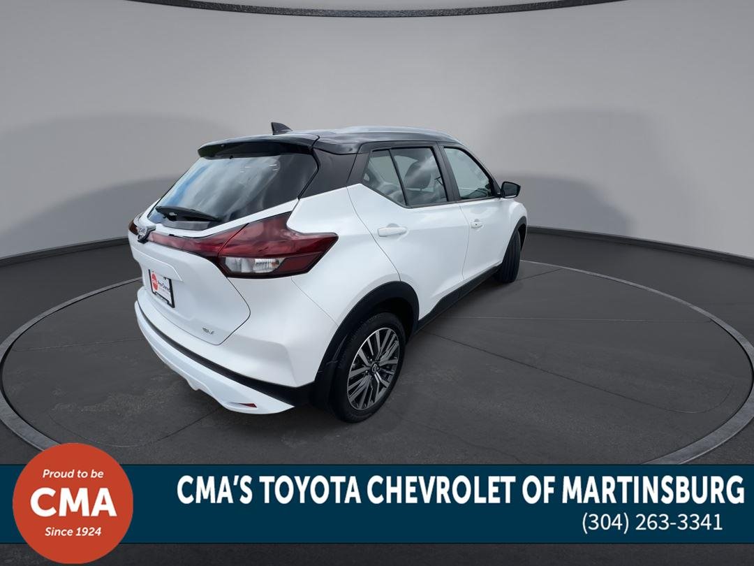 Used 2024 Aspen White Tricoat/Super Black Nissan SV image 8