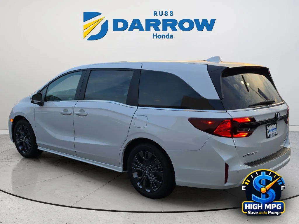 New 2027 Platinum White Pearl Honda Touring image 3