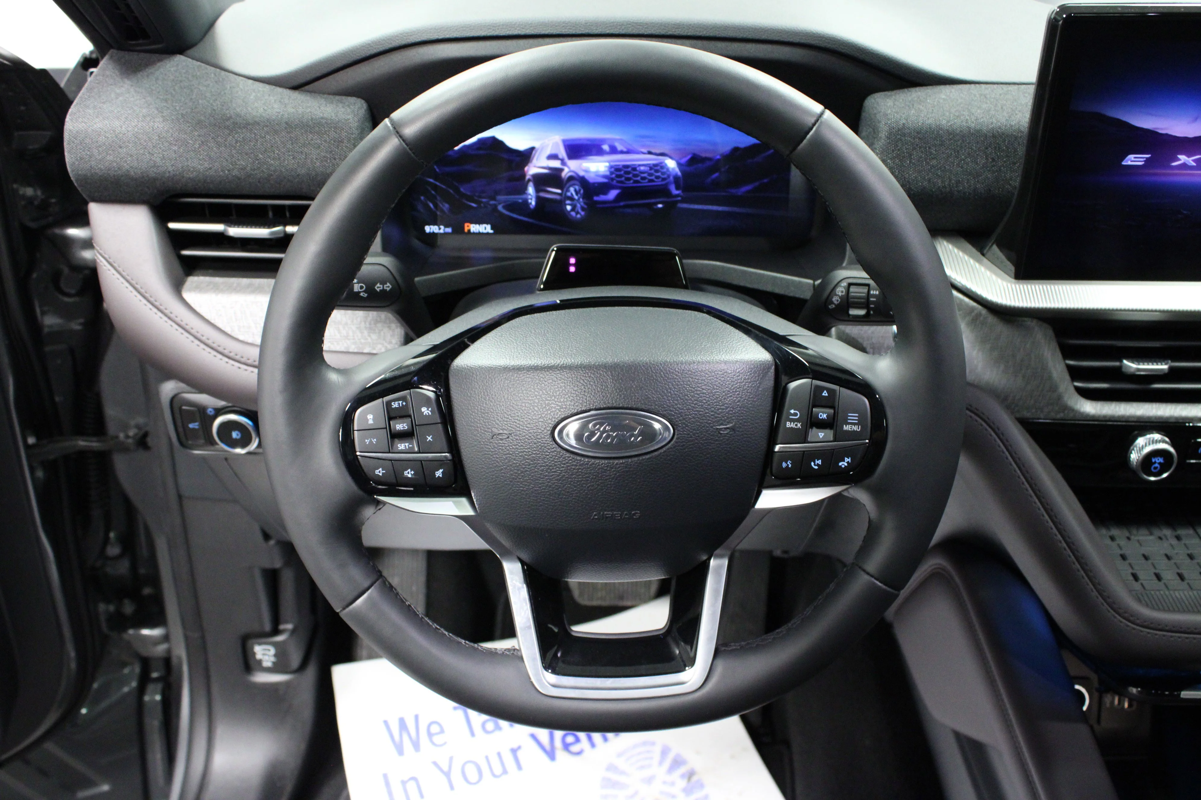 Used 2025 Gray Metallic Ford Platinum image 18