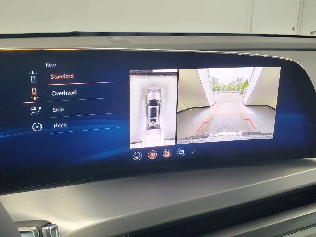 2027 Cadillac VISTIQ Sport - Photo 14