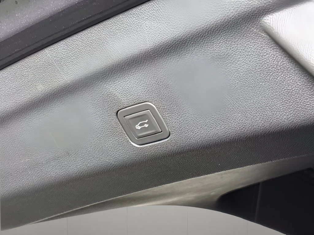 Used 2025 Dark Ash Metallic Chevrolet Premier image 25
