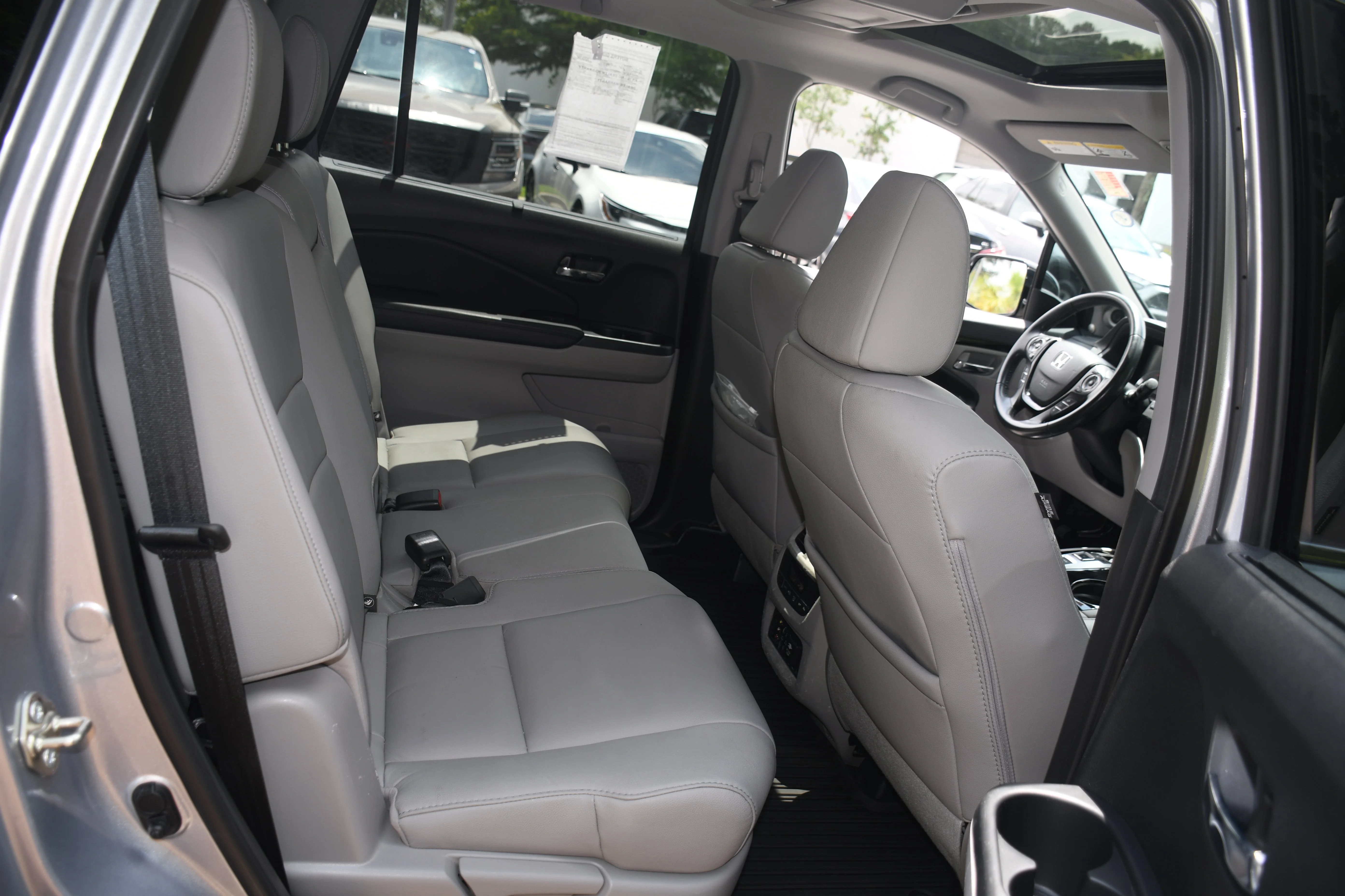Used 2017  Honda Touring image 19