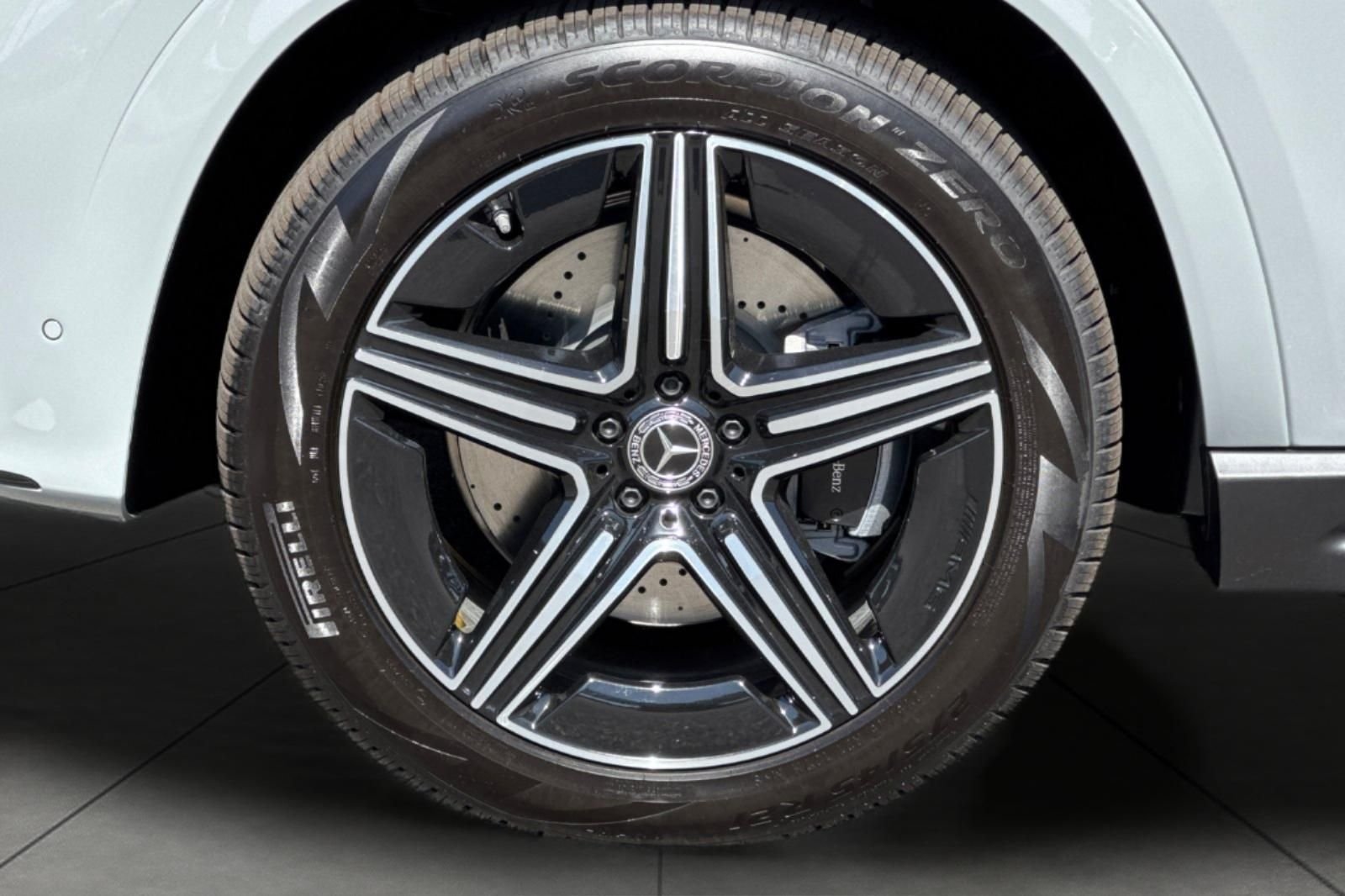 New 2026 MANUFAKTUR Alpine Grey Mercedes-Benz GLE 450 image 5