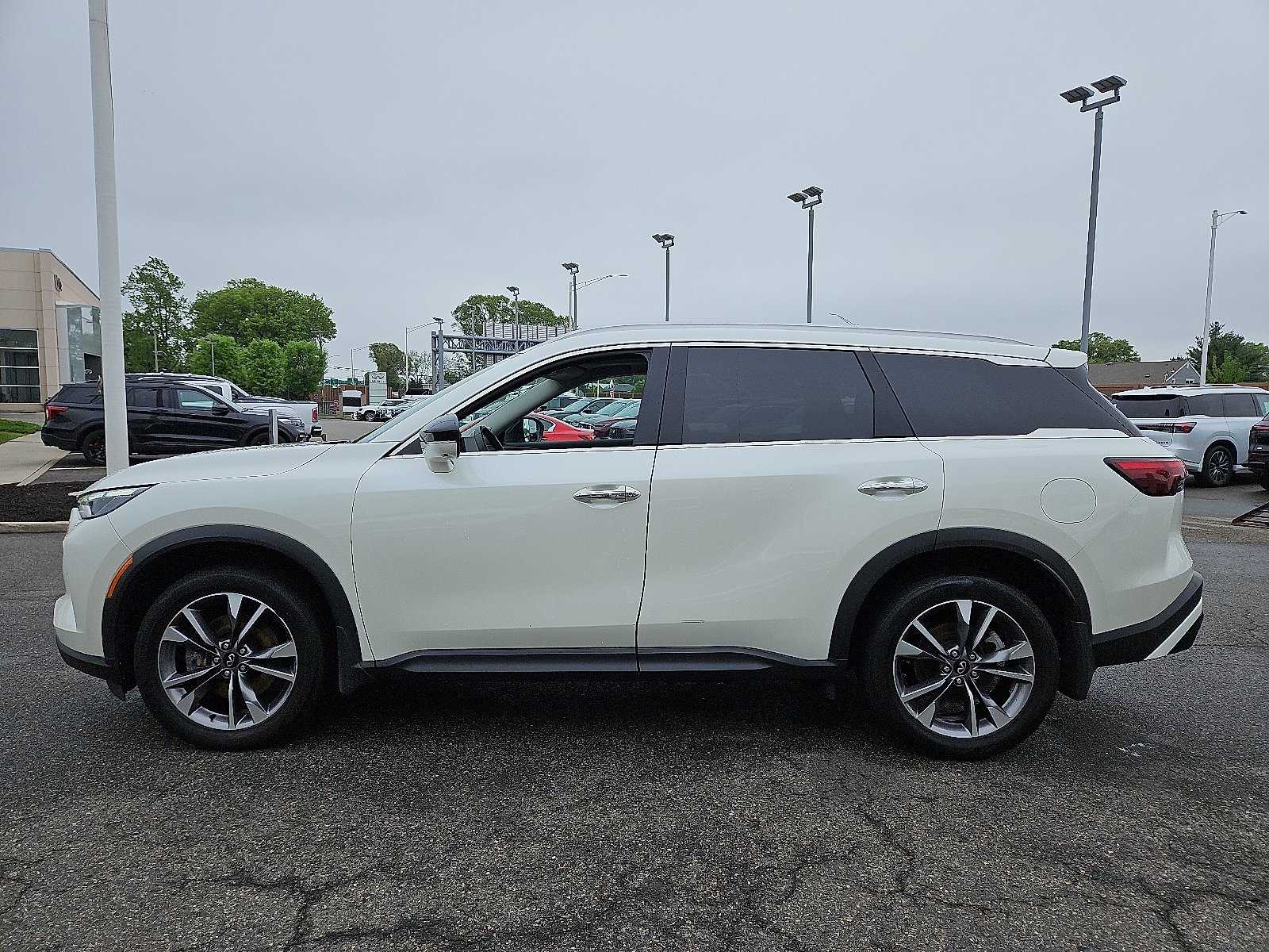 2023 INFINITI QX60 LUXE - Photo 7
