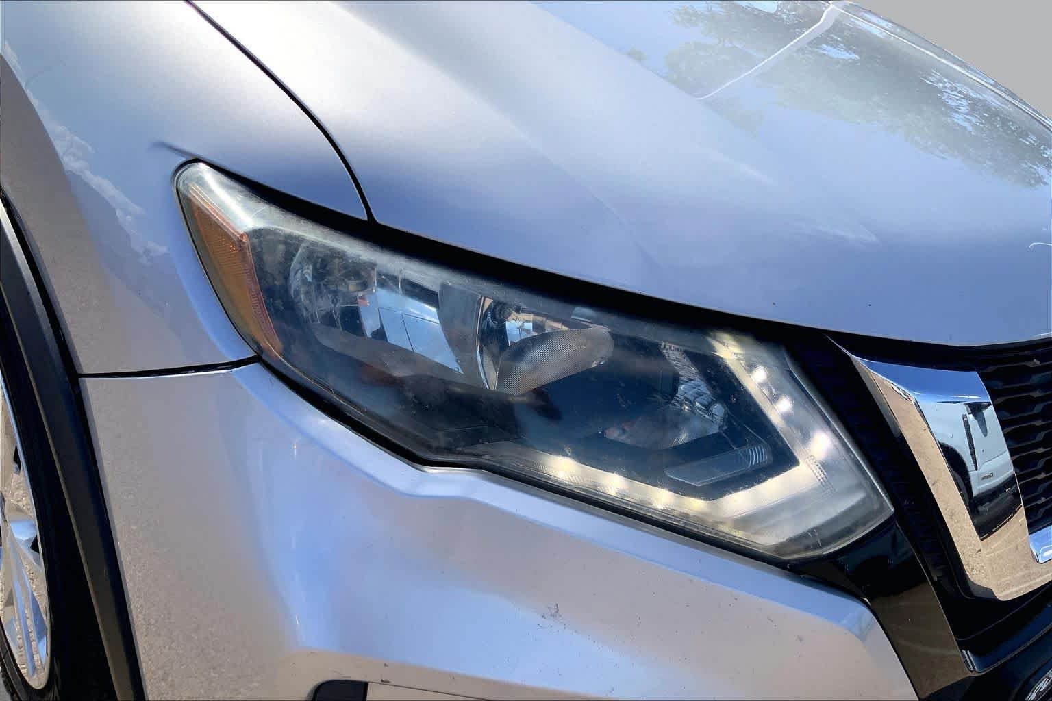 Used 2019 Brilliant Silver Metallic Nissan S image 35