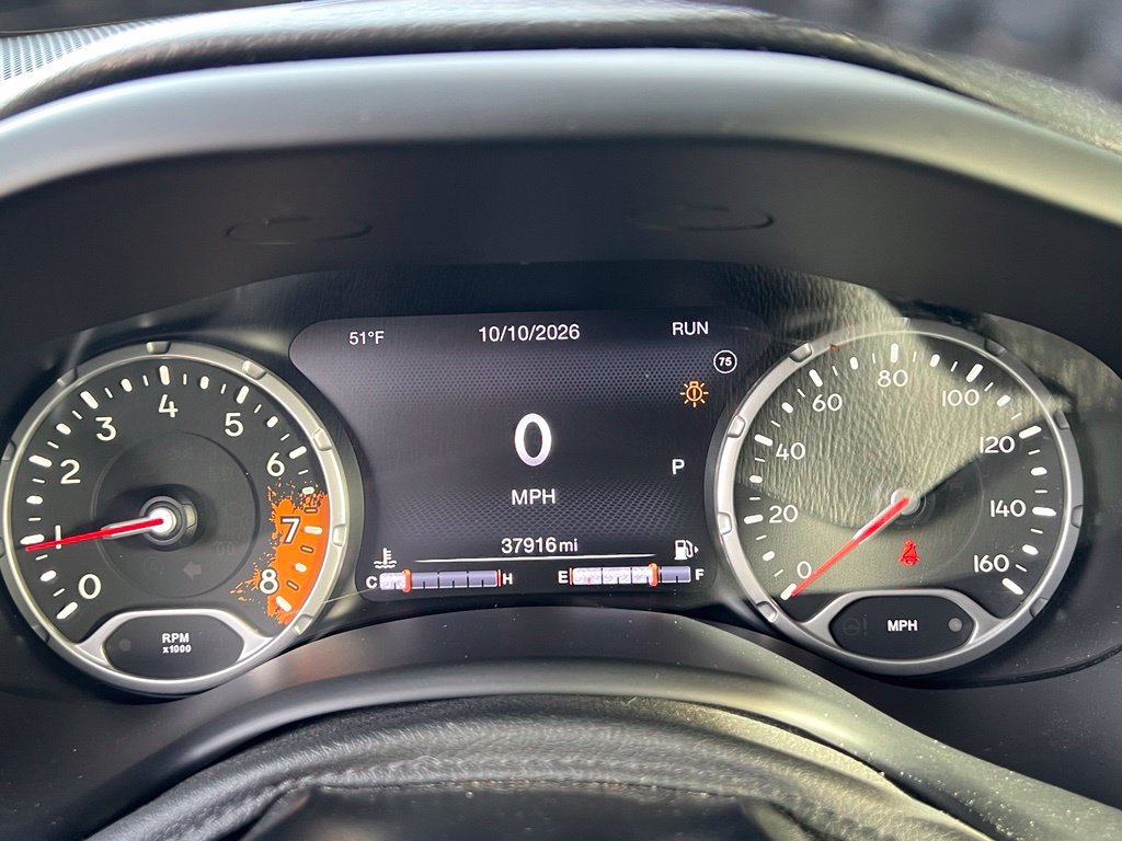 Used 2017 Gray Jeep Latitude image 10