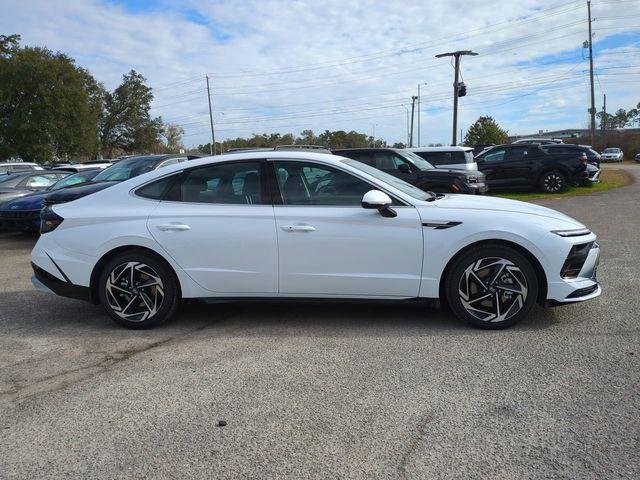 New 2026 White Hyundai SEL Sport image 4