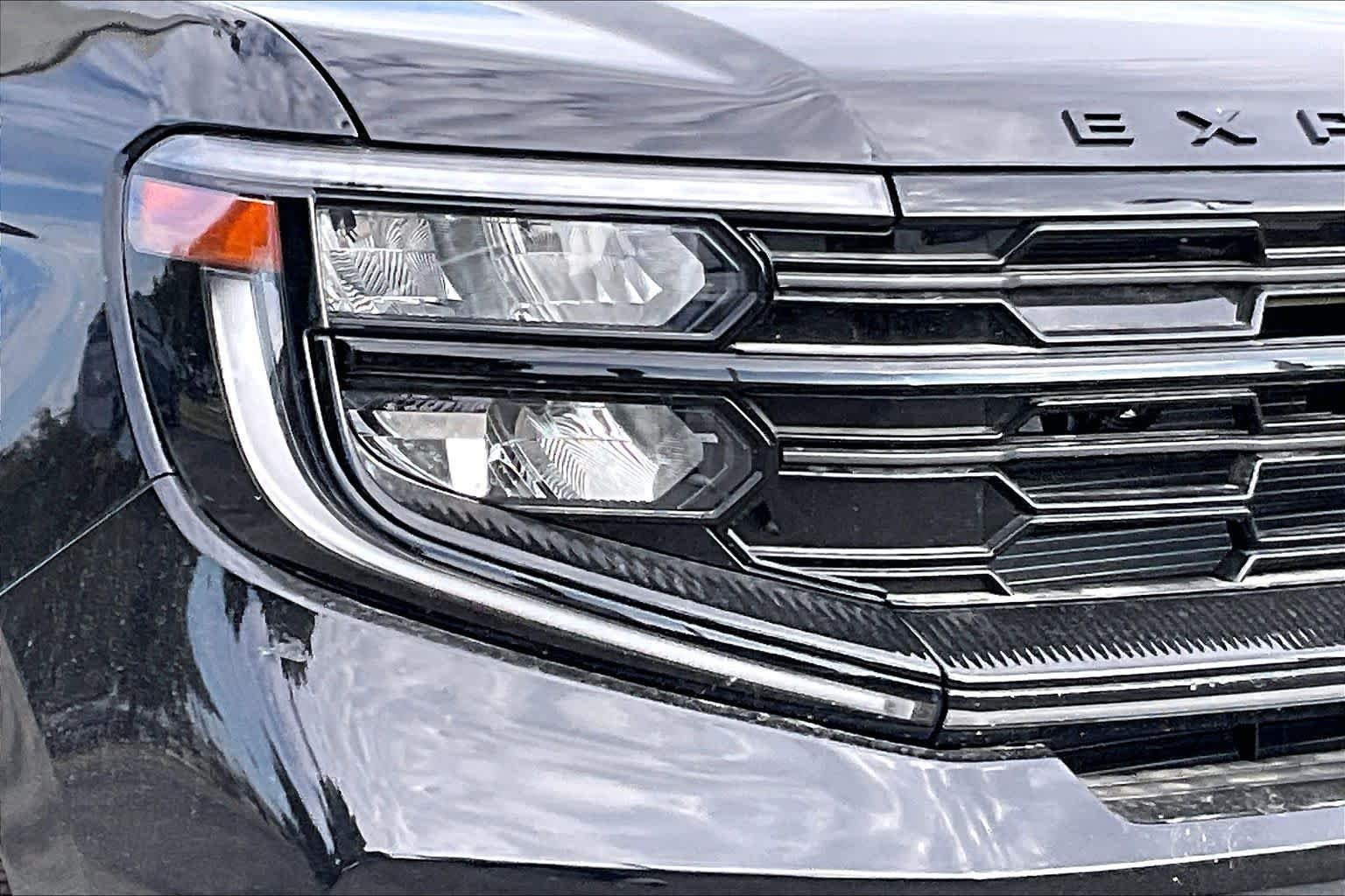 New 2026 Agate Black Metallic Ford Platinum image 10