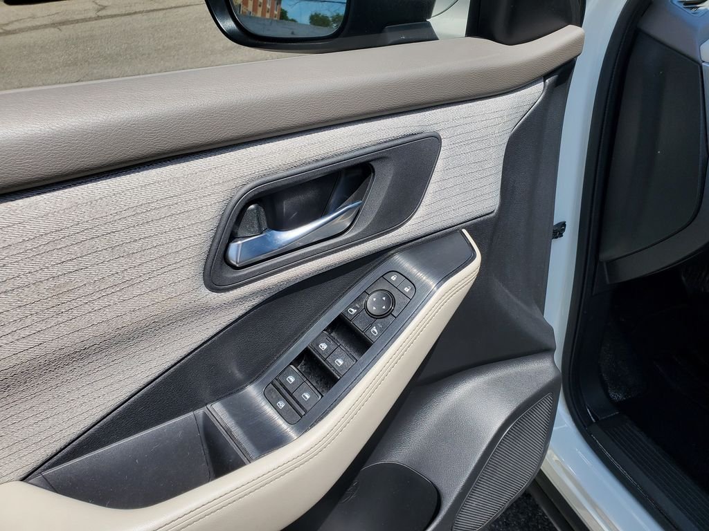 Used 2025 Aspen White Tricoat Nissan SR image 13