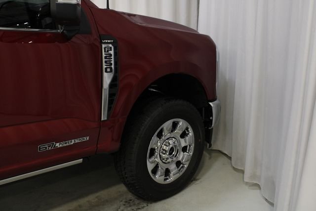 New 2026 Ruby Red Metallic Tinted Clearcoat Ford Lariat image 28