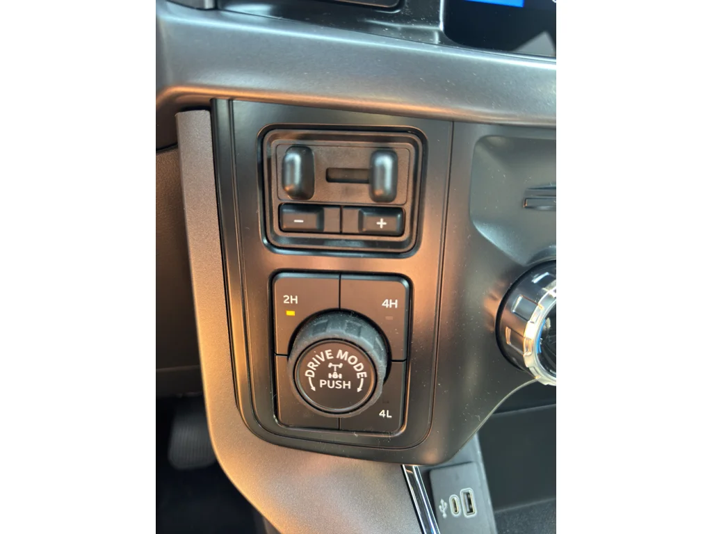 New 2026 Avalanche Ford XLT image 18