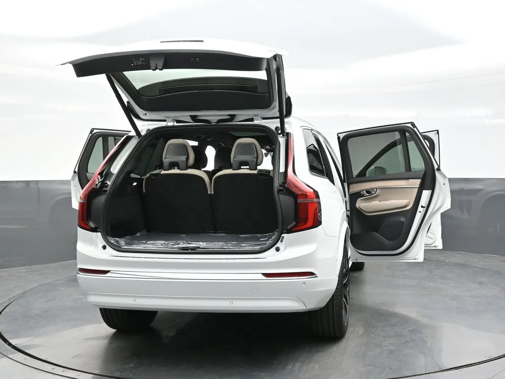 New 2026 Crystal White Volvo Plus image 41