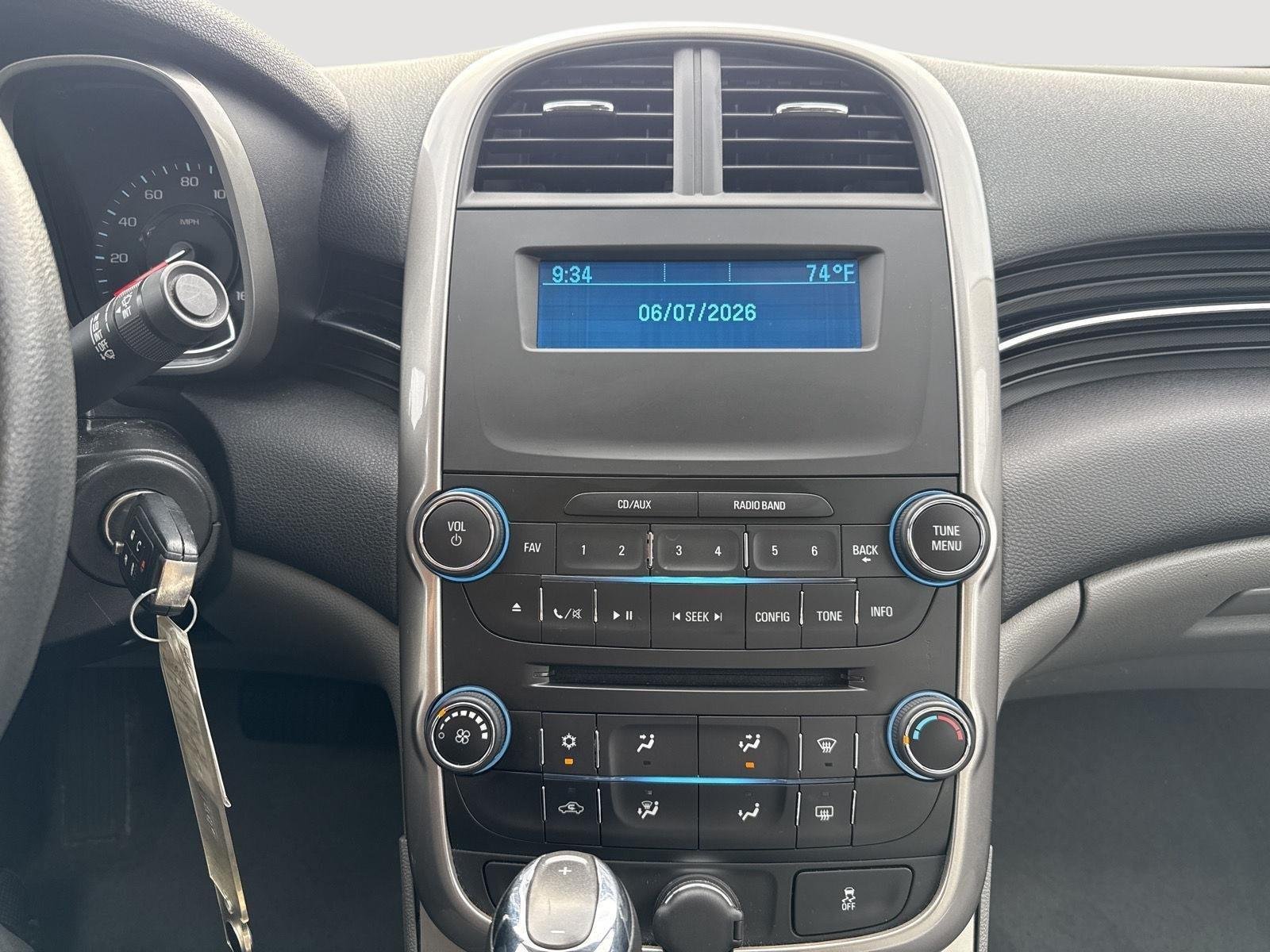 Used 2014 Champagne Silver Metallic Chevrolet LS image 21