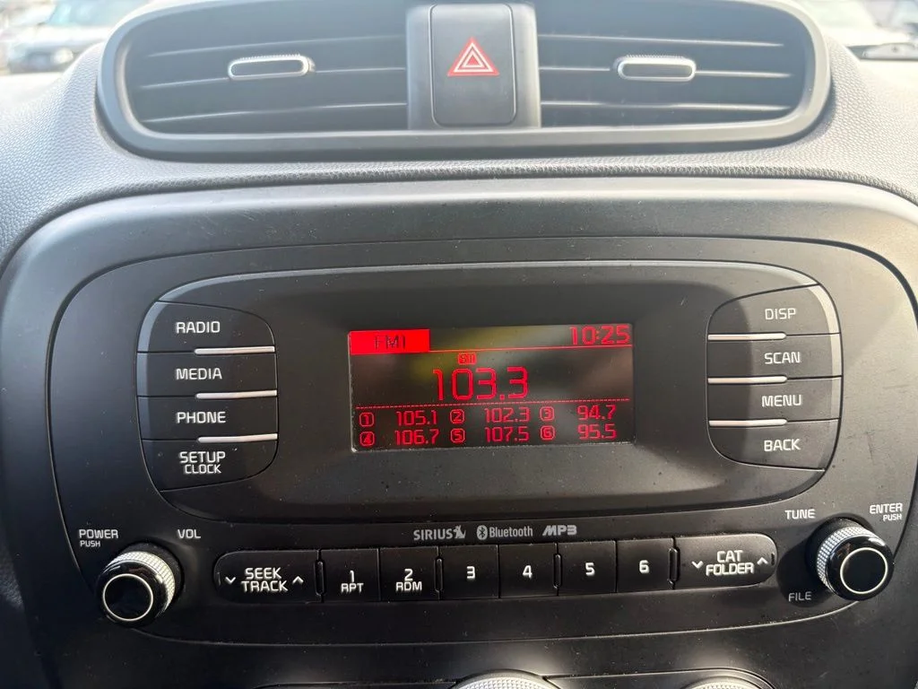 Used 2014 Green Kia Plus image 19