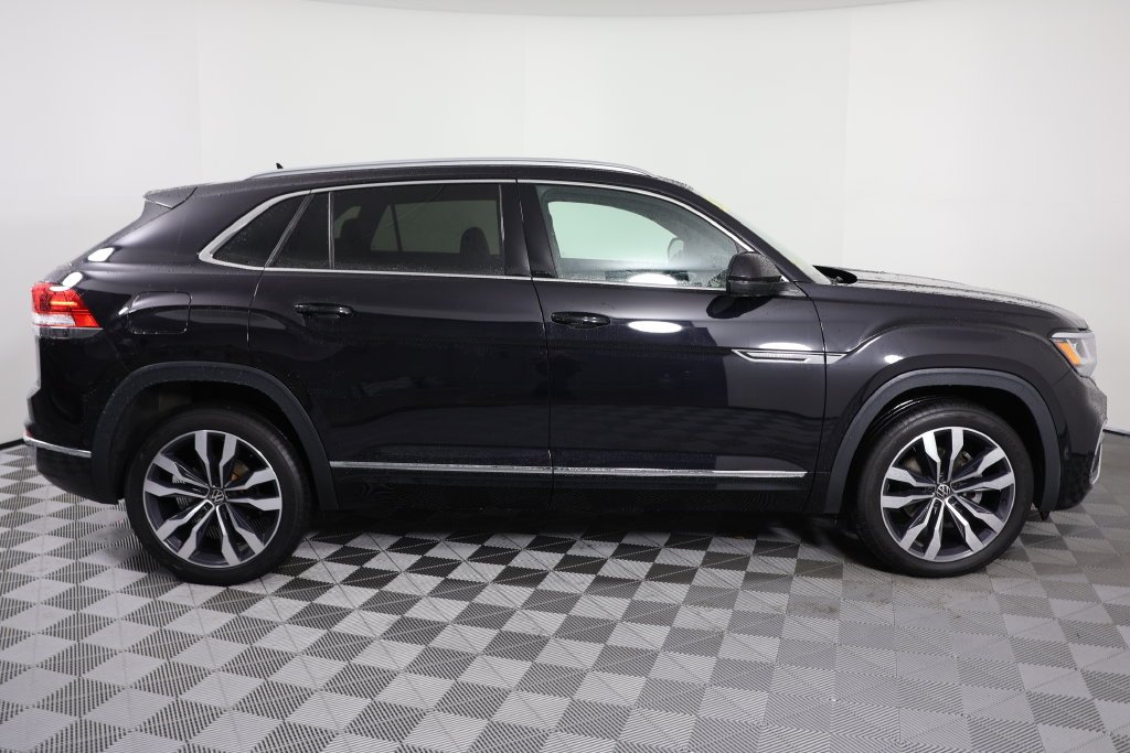 Used 2021 Black Volkswagen 3.6L V6 SEL Premium R-Line image 9