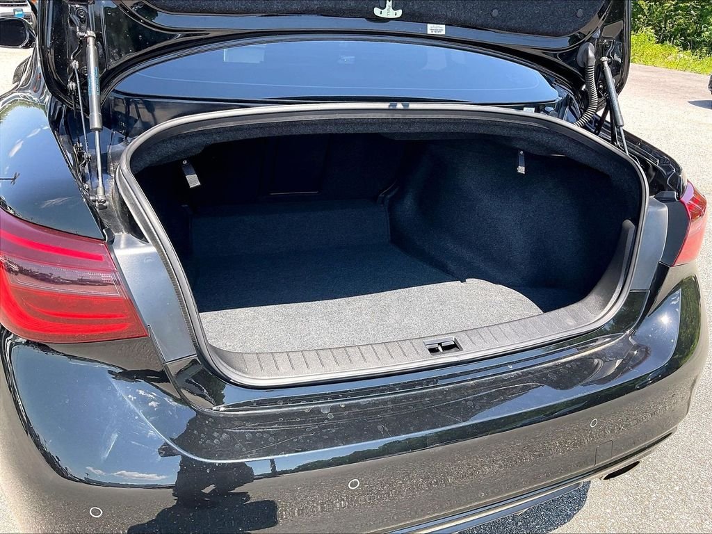 Used 2024 Black Obsidian INFINITI LUXE image 35