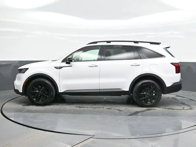 Used 2023 White Kia X-Line S image 4