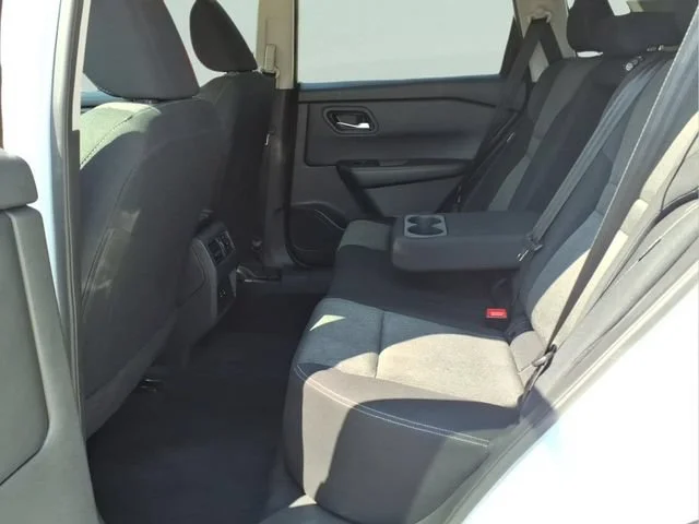 Used 2024  Nissan SV image 20
