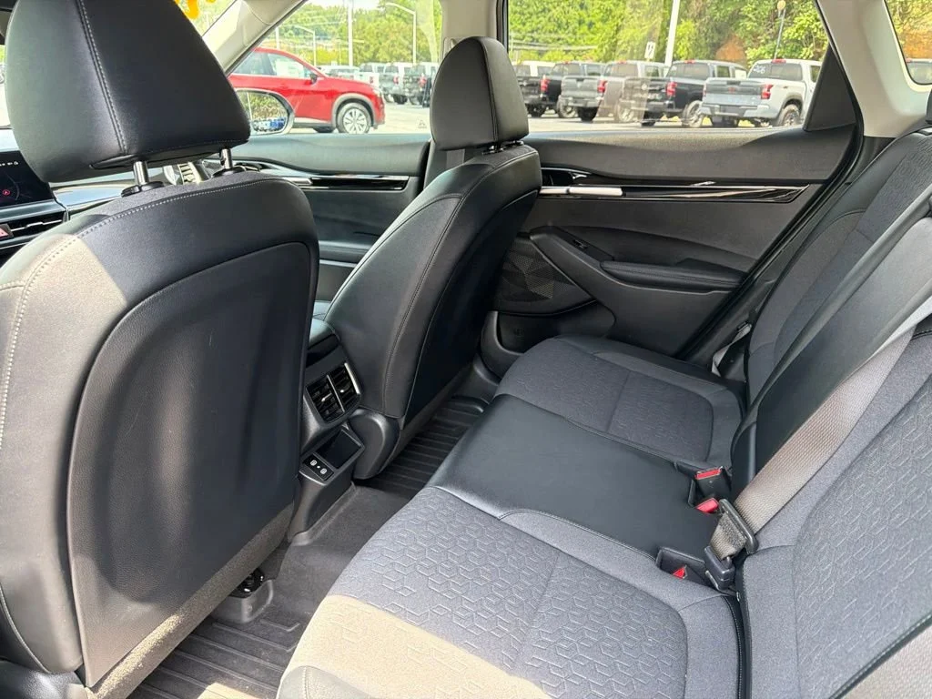 Used 2024 Green Kia S image 13