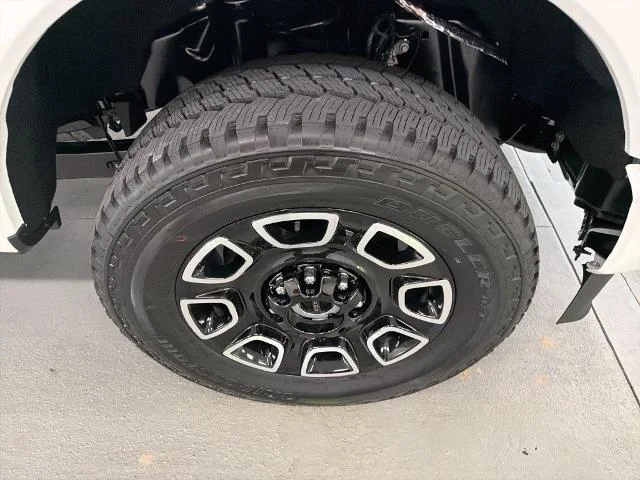 New 2026 Star White Metallic Tri-Coat Ford F-250® Platinum® image 21