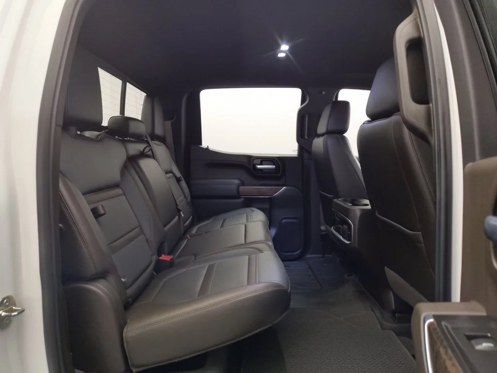 Used 2021 White Frost Tricoat GMC Denali image 29