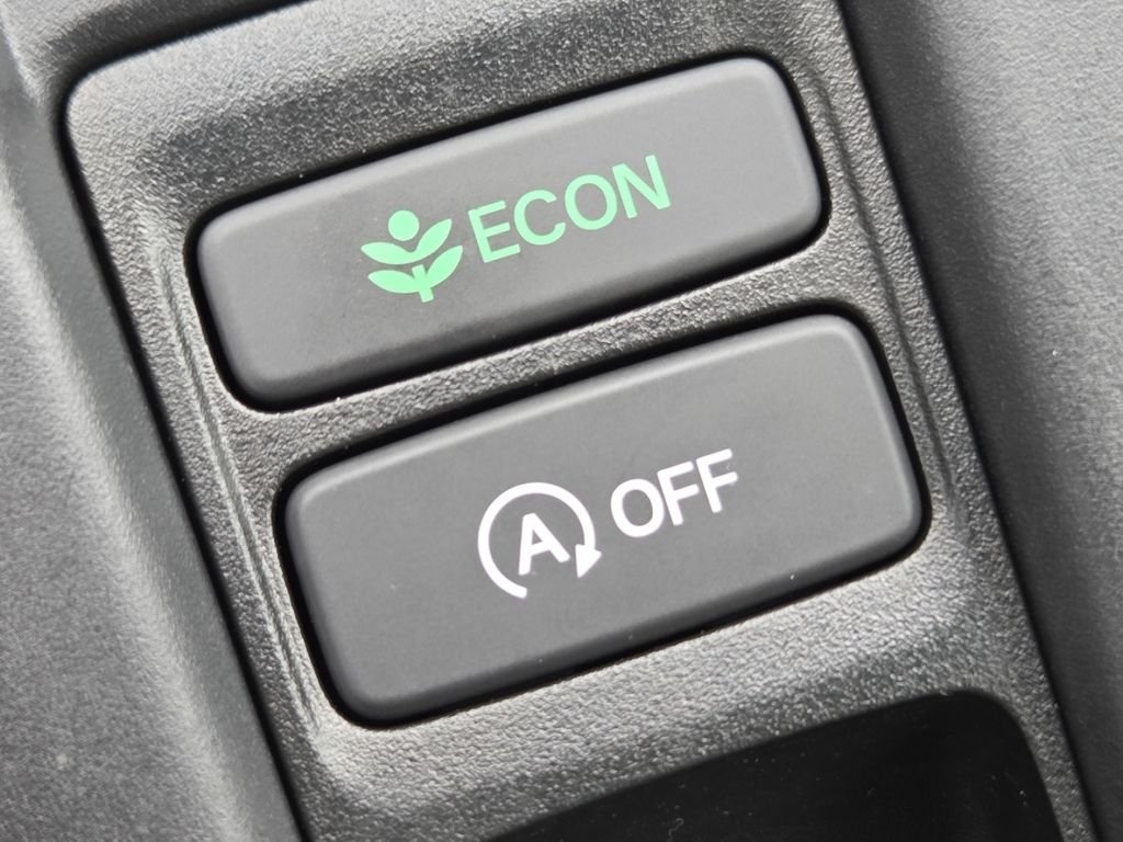 2025 Honda Accord SE - Photo 9
