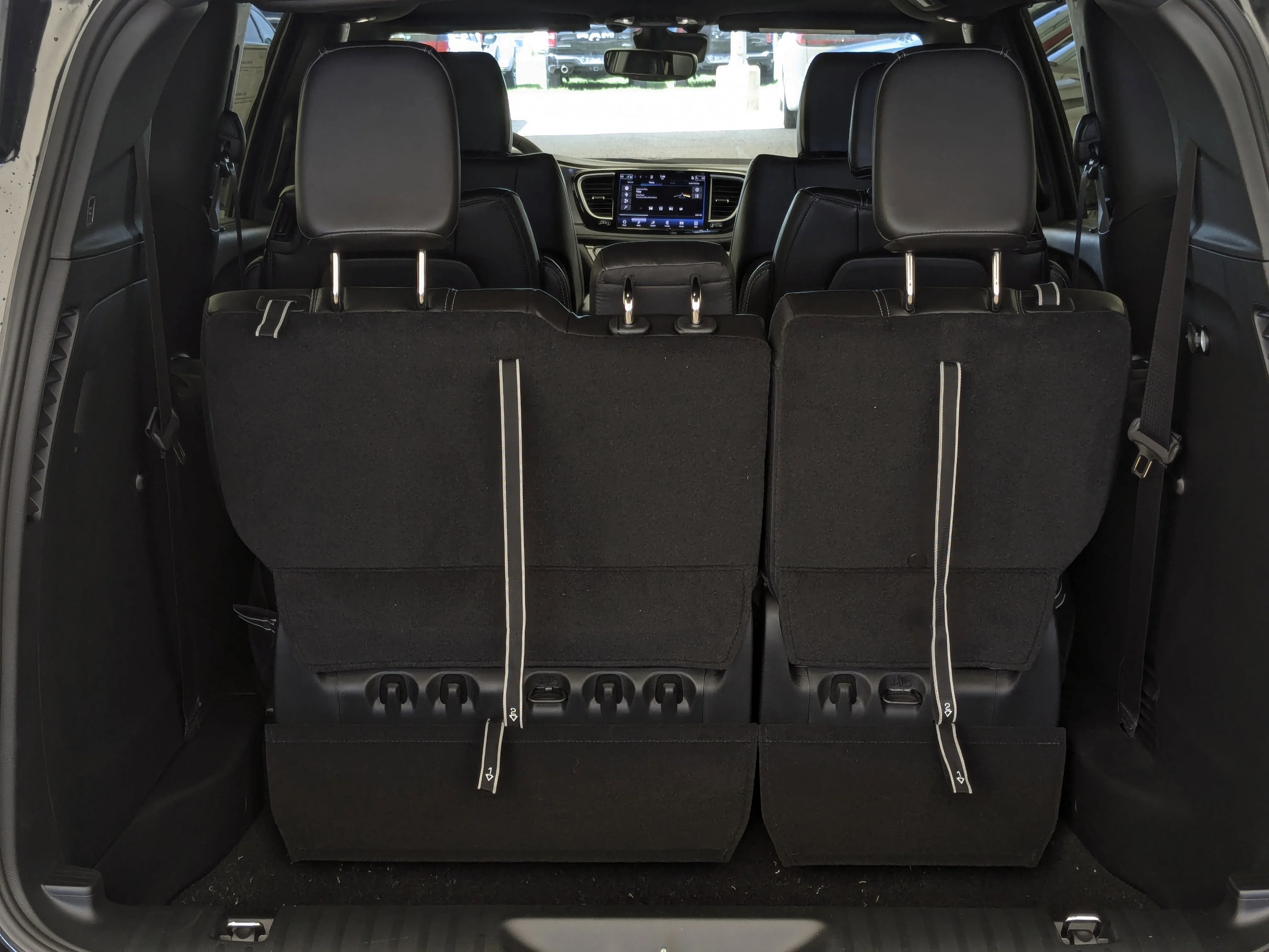 New 2026 Black Chrysler Select AWD - - Full Sunroof - S Appearance - 360 Camera - Remote Start & tons more! image 28