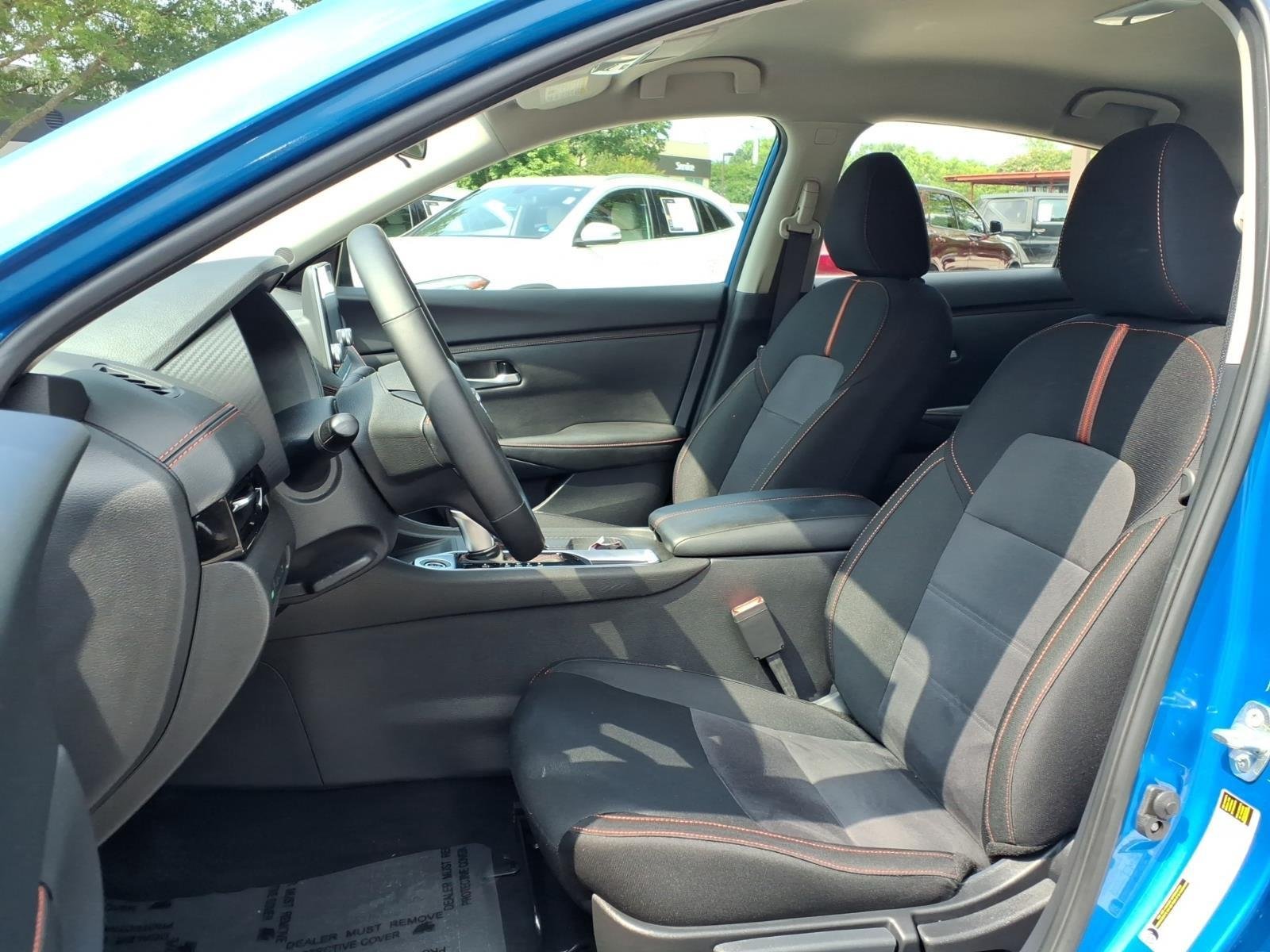 Used 2025 Electric Blue Metallic Nissan SR image 21