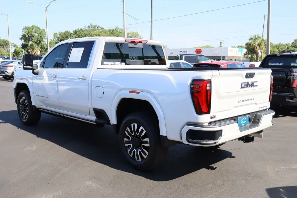 Used 2025 White GMC Denali Ultimate image 7