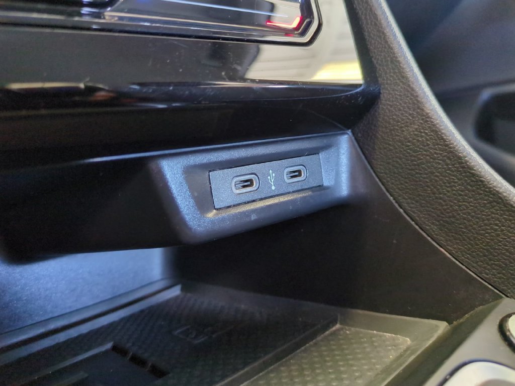 2025 Volkswagen Jetta SE - Photo 34