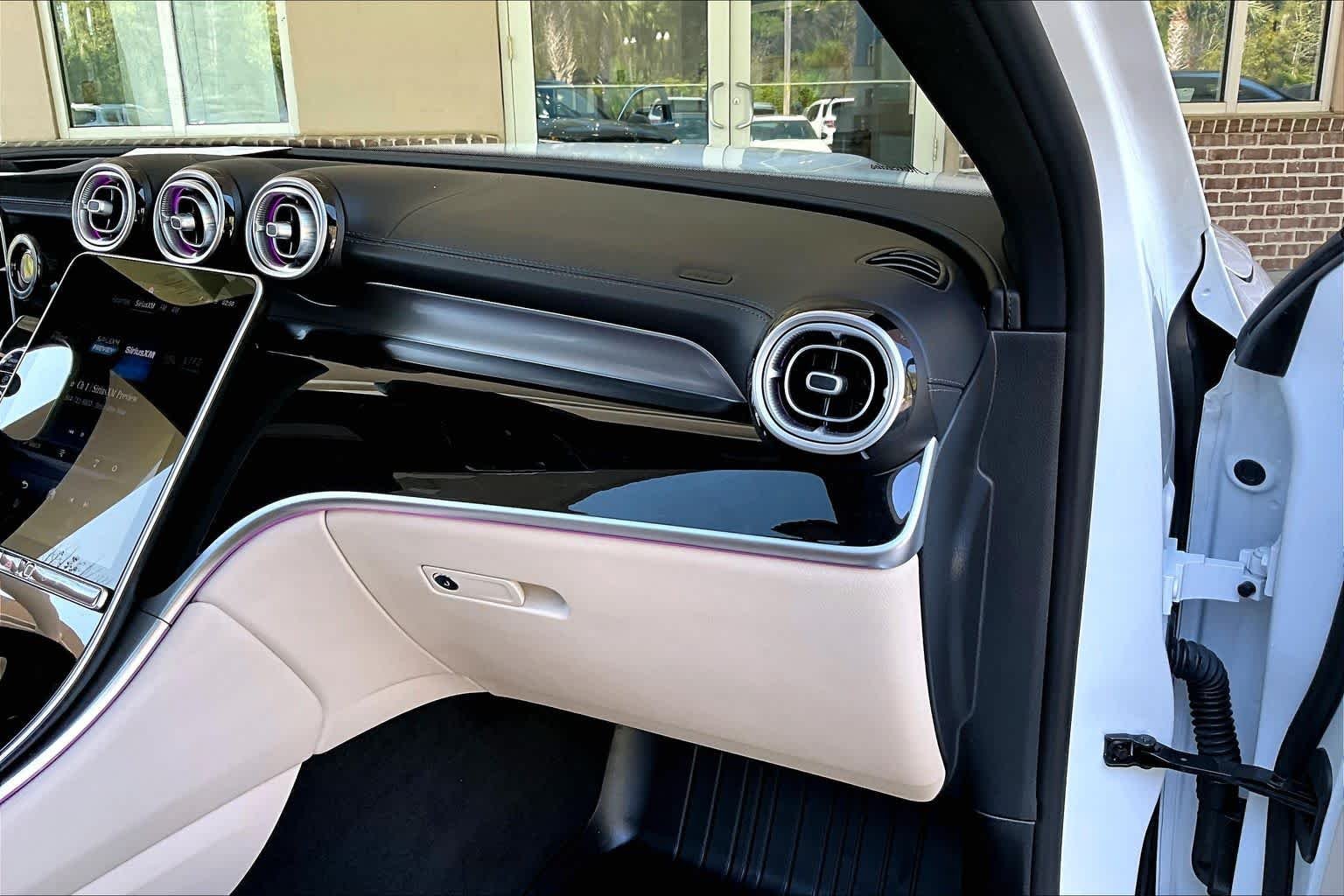 Used 2025 MANUFAKTUR Moonlight White Metallic Mercedes-Benz GLC 300 image 19