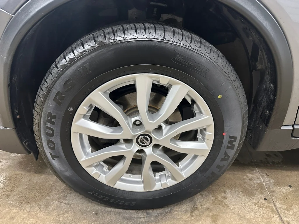 2019 Nissan Rogue SV - Photo 31