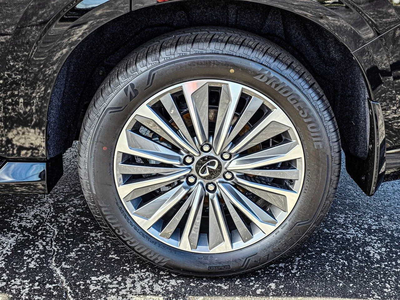 New 2026 BLACK OBSIDIAN INFINITI Luxe 4WD image 9