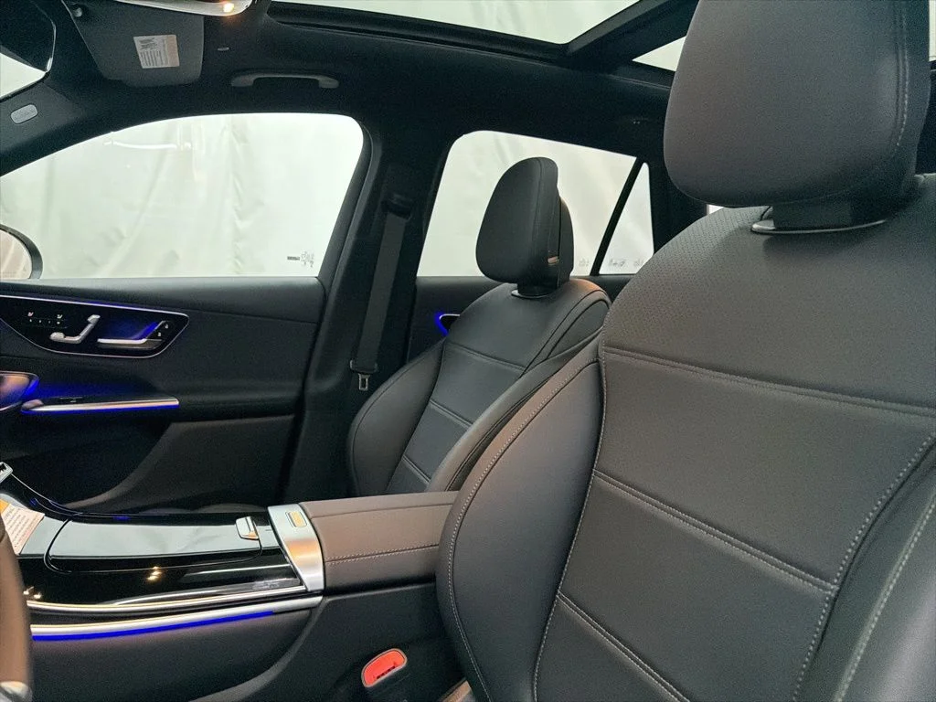 Used 2026 Black Mercedes-Benz GLC 300 image 12