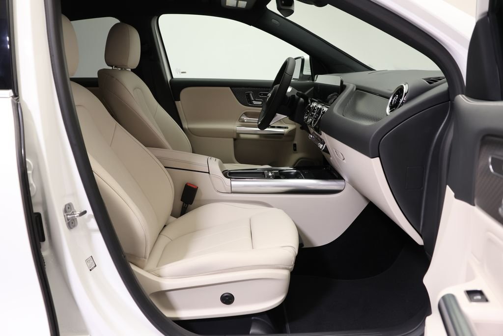 Used 2026 Polar White Mercedes-Benz GLA 250 image 47