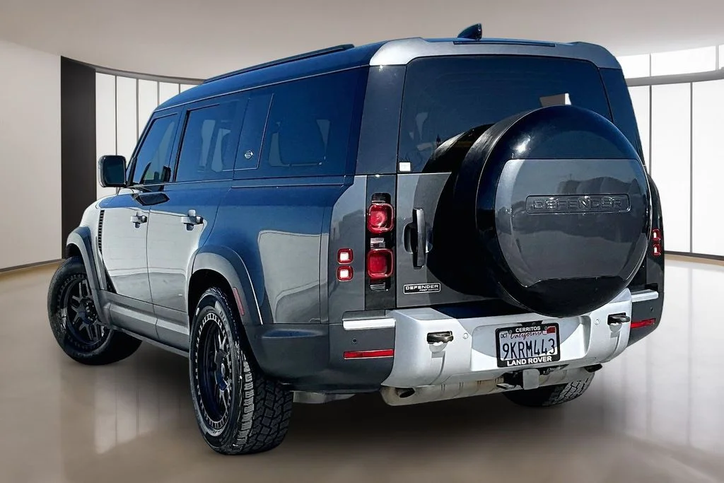Used 2023 Gray Land Rover First Edition image 4