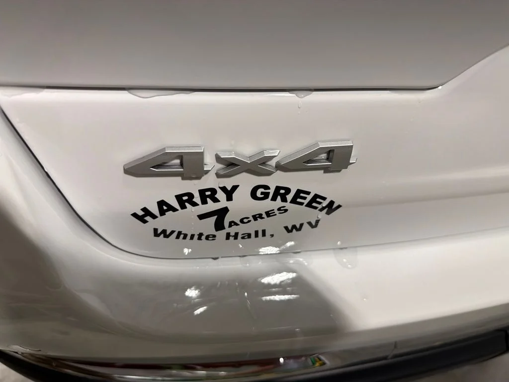 New 2026 Bright White Clear-Coat Exterior Paint Jeep Laredo X image 9