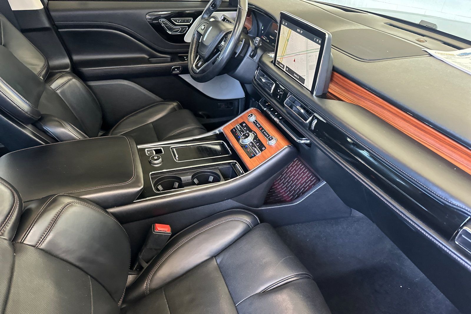 Used 2020 Black Lincoln Reserve image 18
