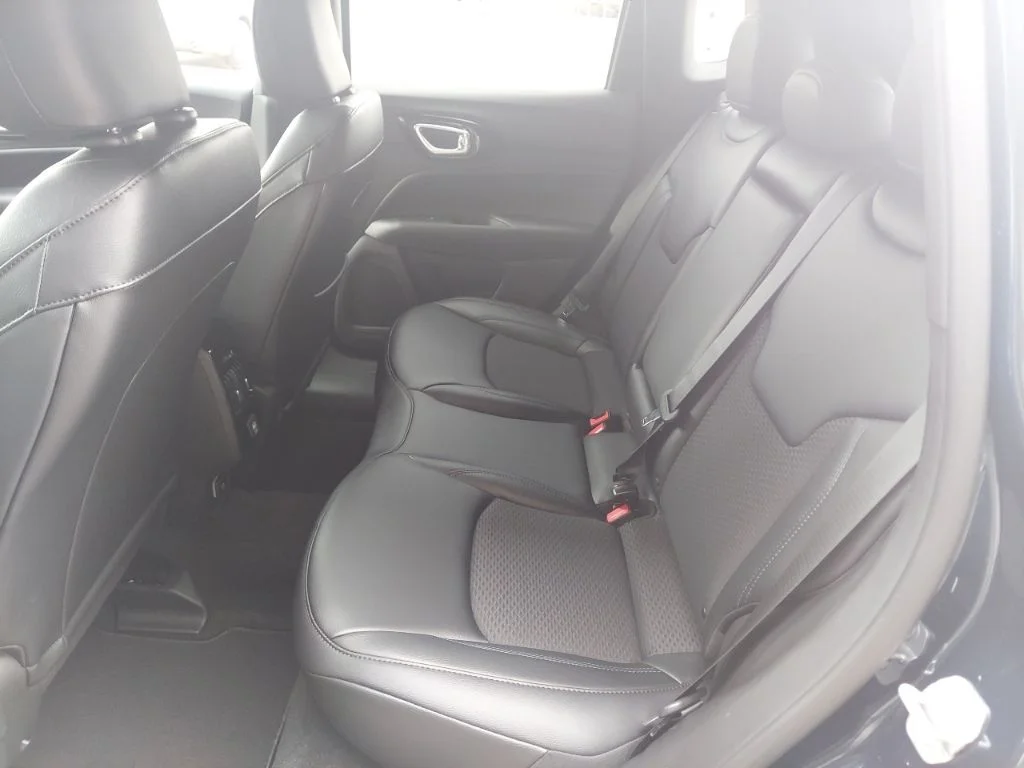 New 2026 Fathom Blue Pearl Coat Jeep Latitude image 40