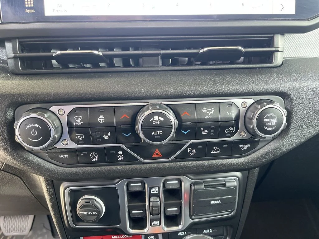 Used 2025 Gray Jeep Willys image 18