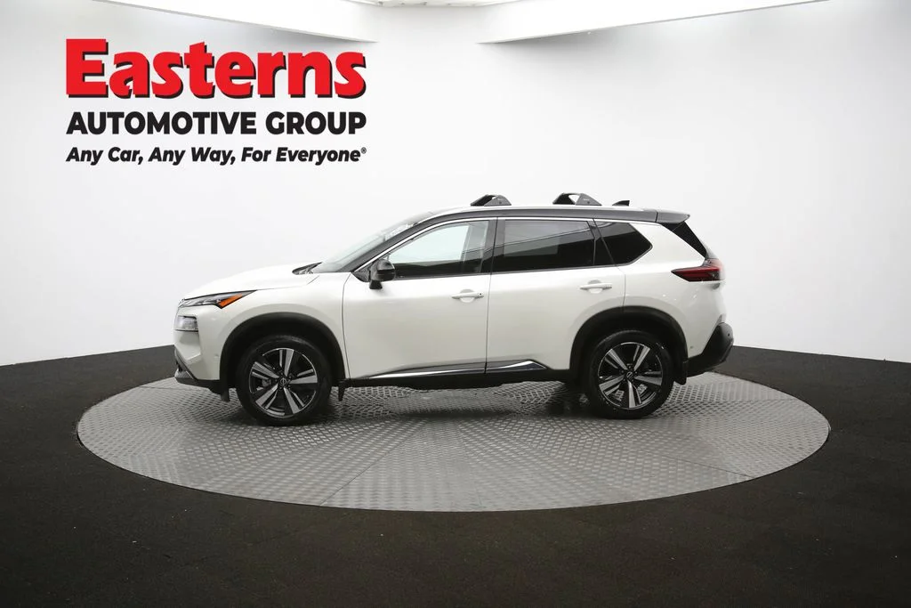 Used 2023 White Nissan SL image 63
