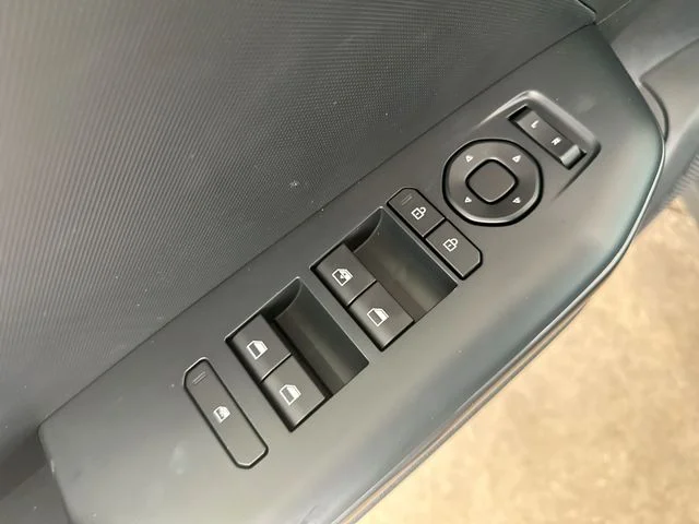 New 2026 Aurora Black Pearl Kia LX image 17