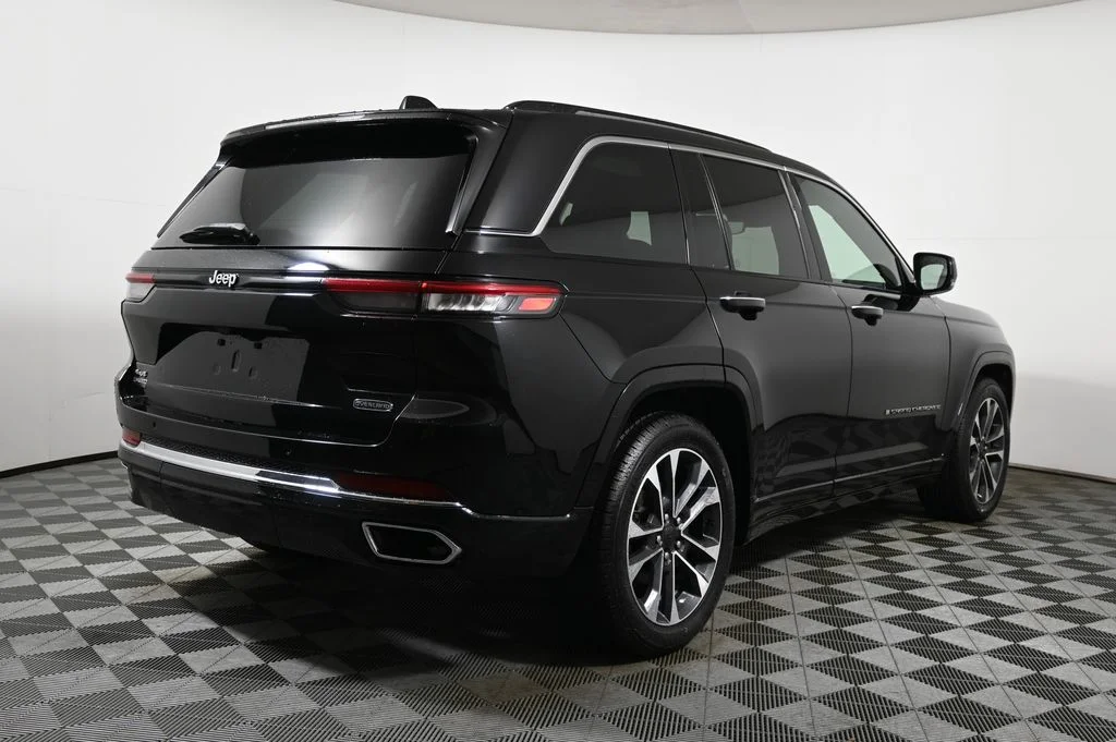 2023 Jeep Grand Cherokee Overland - Photo 7