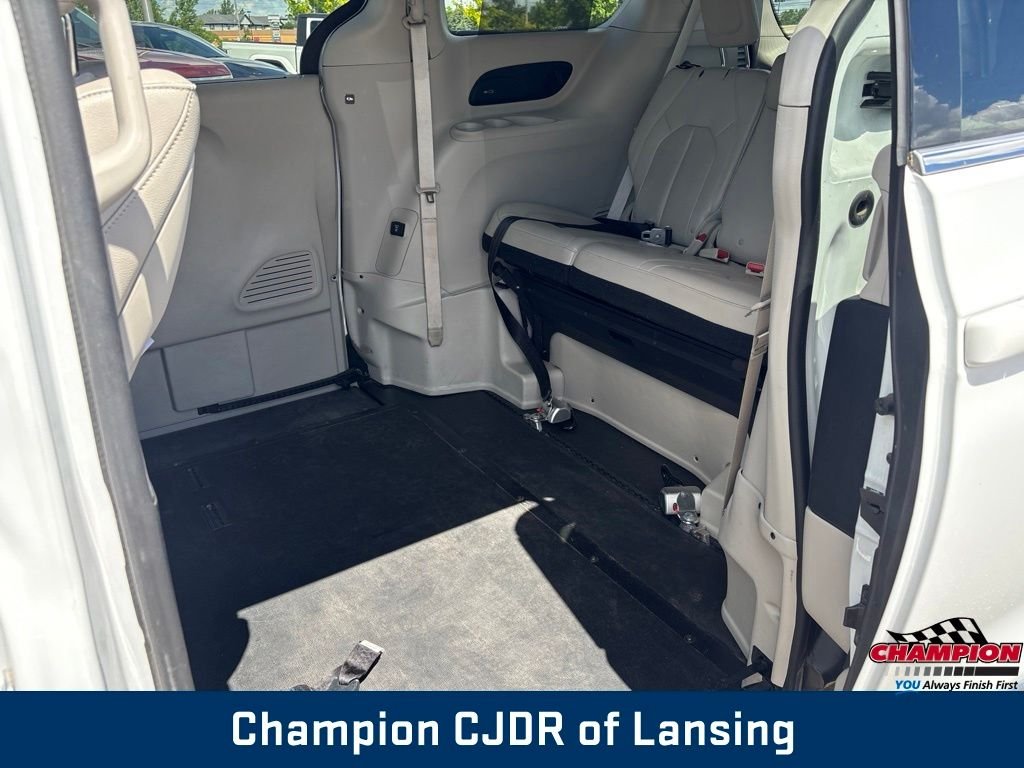 Used 2017 White Chrysler Touring L Plus image 16