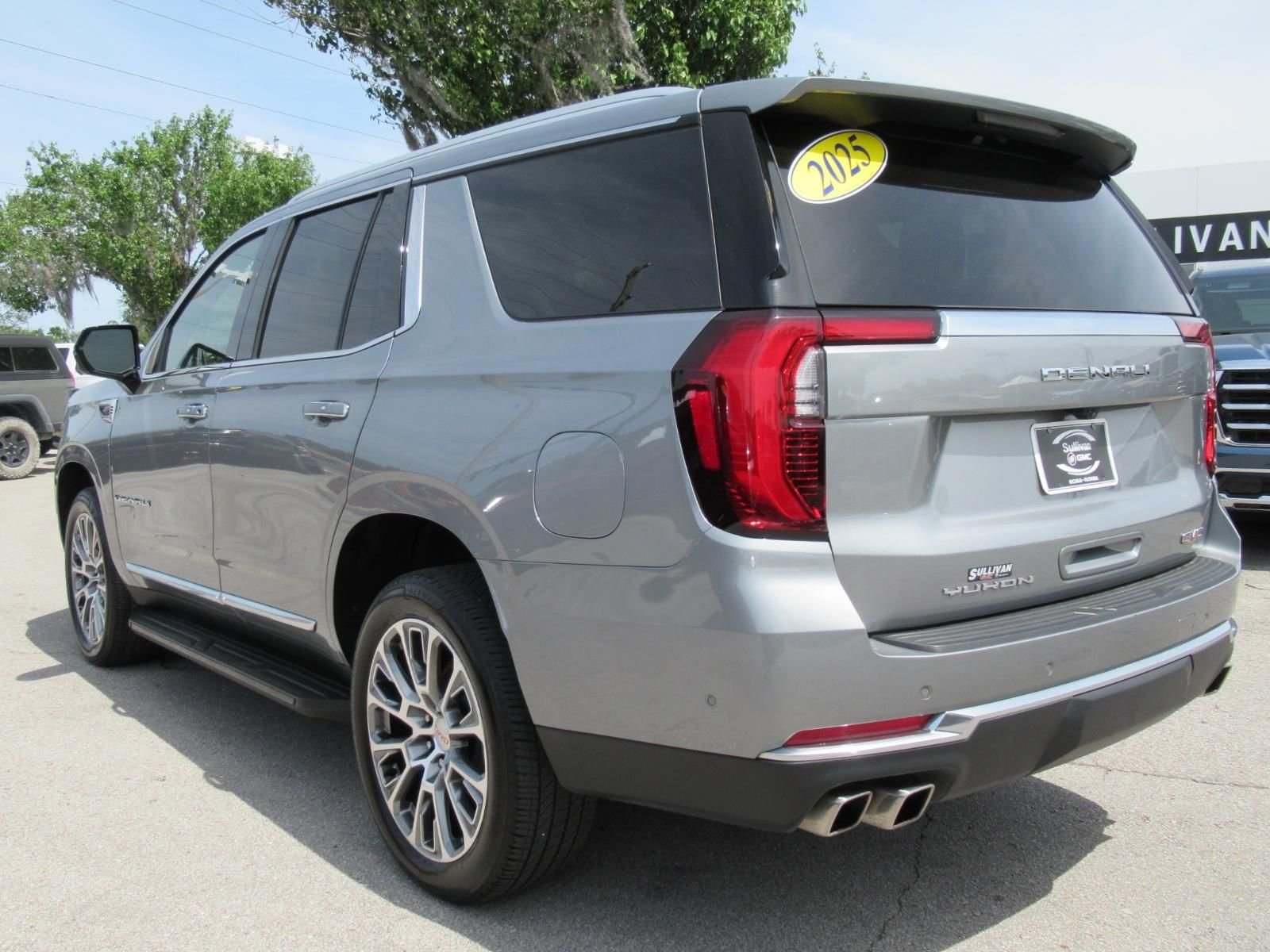 Used 2025 Silver GMC Denali image 5