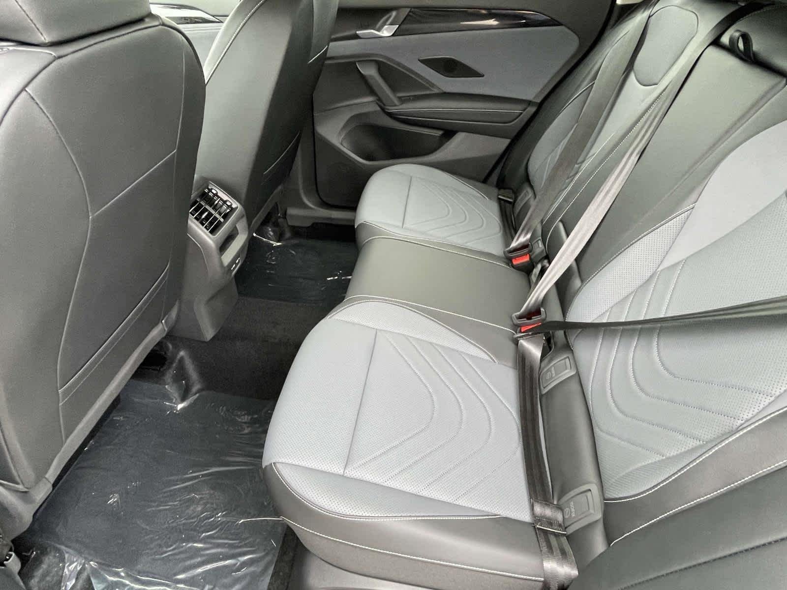 New 2026 2R2R/ Volkswagen SE image 18