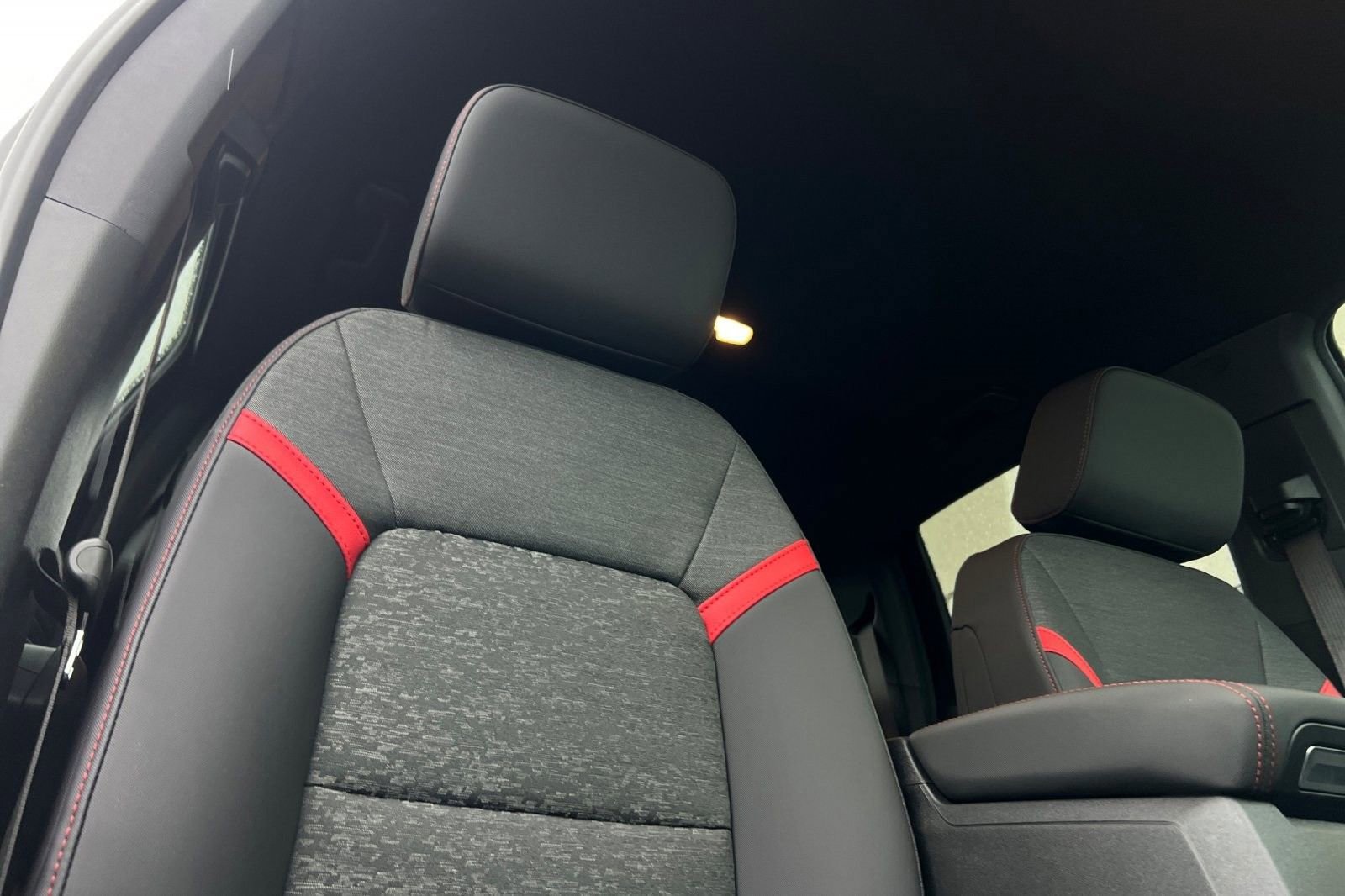 2025 Chevrolet Colorado Z71 - Photo 18